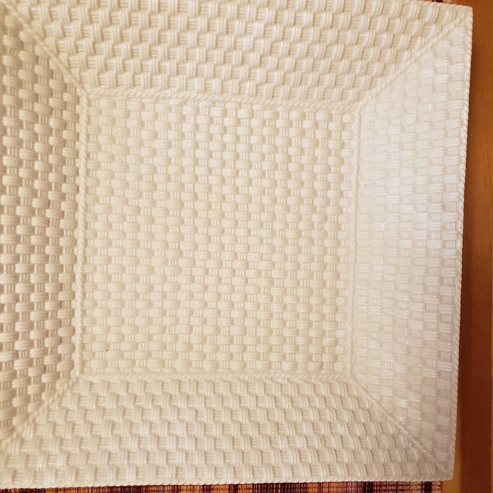 Tiffany Basket Weave 7" (inside) tray/bowl -